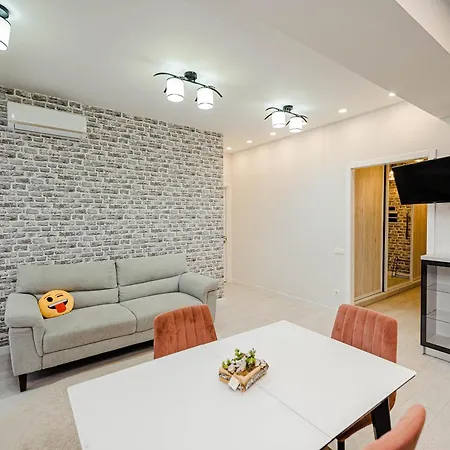 Apartment Elegant Escape In Chisinau! *