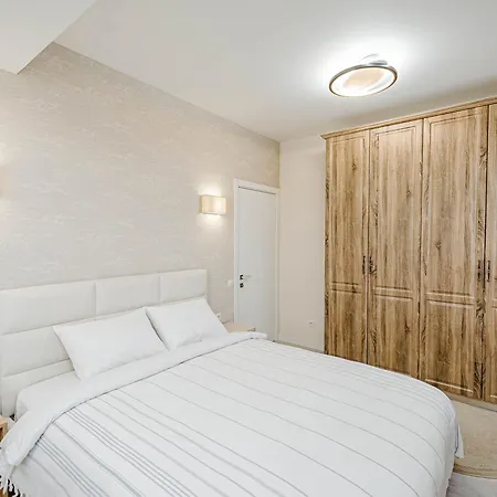 Apartment Elegant Escape In Chisinau! *