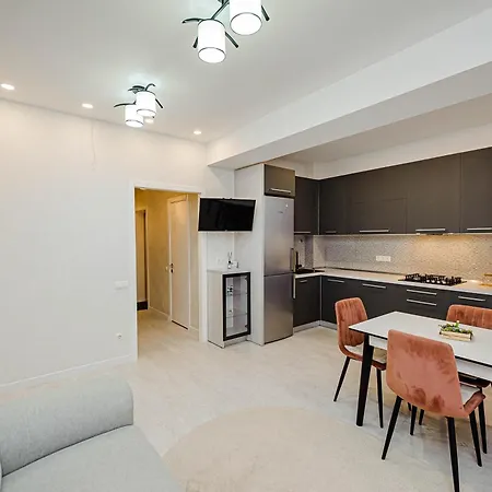 Elegant Escape In Chisinau! Apartment